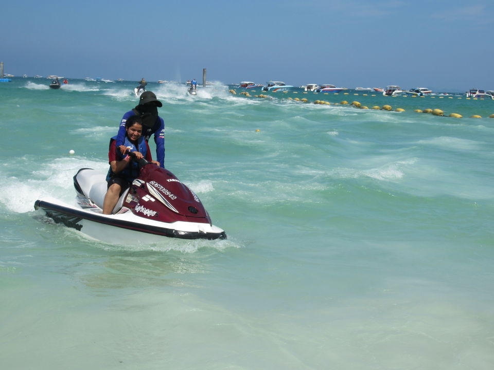 Photo of The Coral Islands, Koh Larn, Pattaya, Bang Lamung District, Chon Buri, Thailand by Aju Thottungal