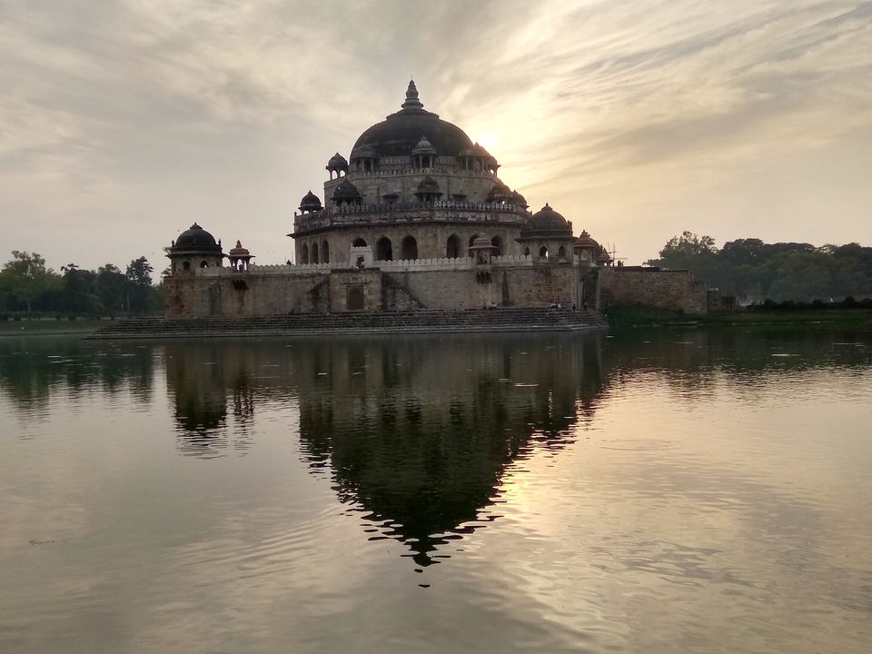 Photo of पत्थर के सनम by Amit Lokpriya