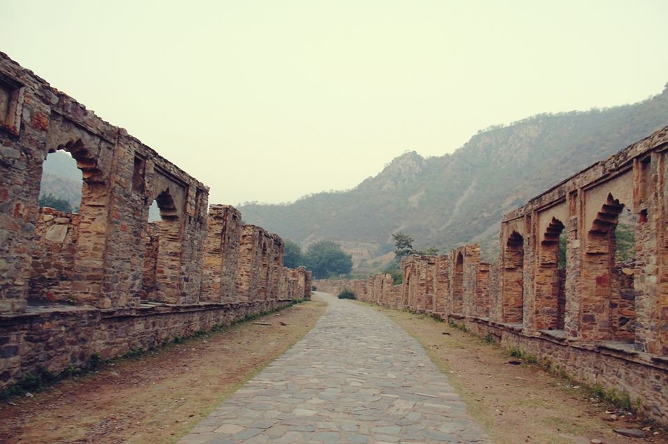 Photo of Bhangarh, Rajasthan, India by DJ Yadav