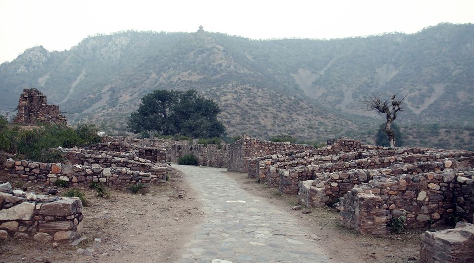 Photo of Bhangarh, Rajasthan, India by DJ Yadav