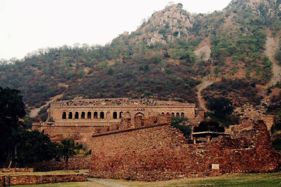 Photo of Bhangarh, Rajasthan, India by DJ Yadav