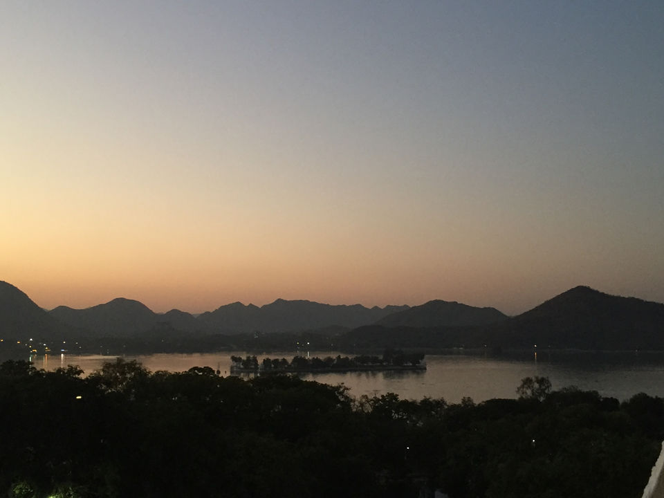 Photo of Fateh Sagar Lake, Udaipur, Rajasthan, India by Shruti Mehra