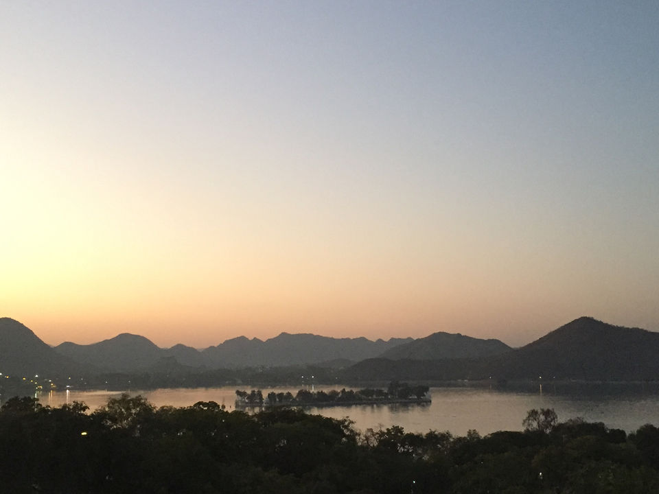 Photo of Fateh Sagar Lake, Udaipur, Rajasthan, India by Shruti Mehra