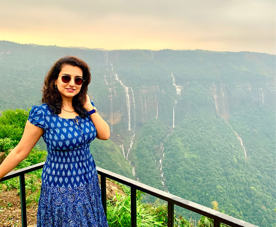 Photo of Nohkalikai Falls View point, Nohkalikai Road, Cherrapunjee, Meghalaya, India by travelknotfastners