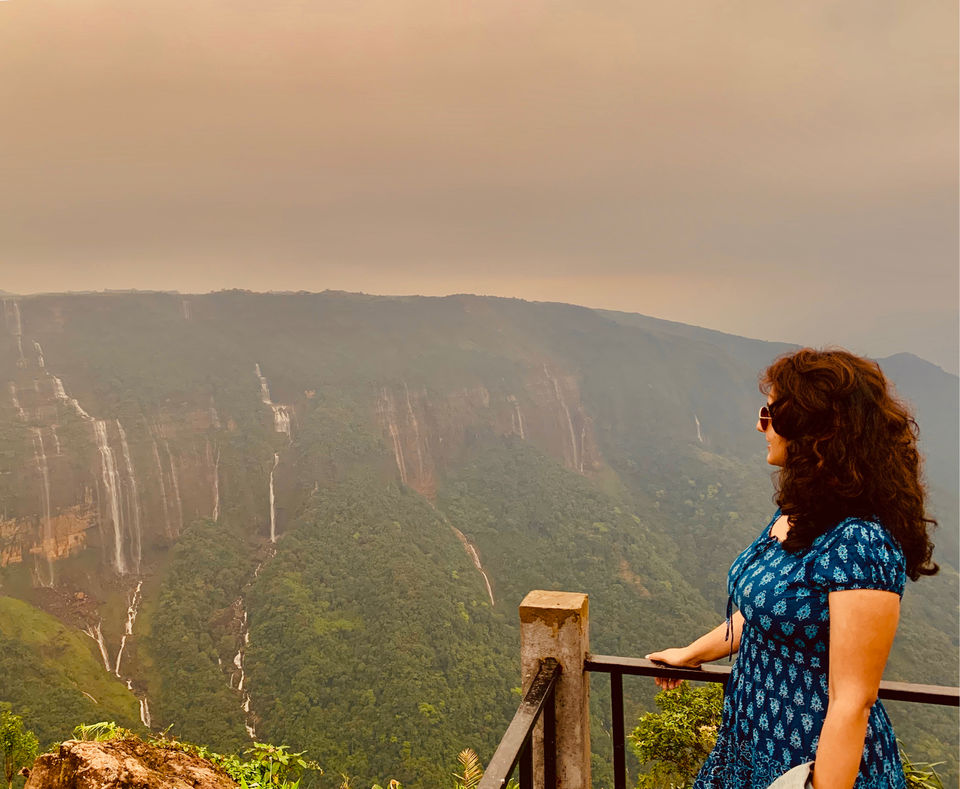 Photo of Nohkalikai Falls View point, Nohkalikai Road, Cherrapunjee, Meghalaya, India by travelknotfastners