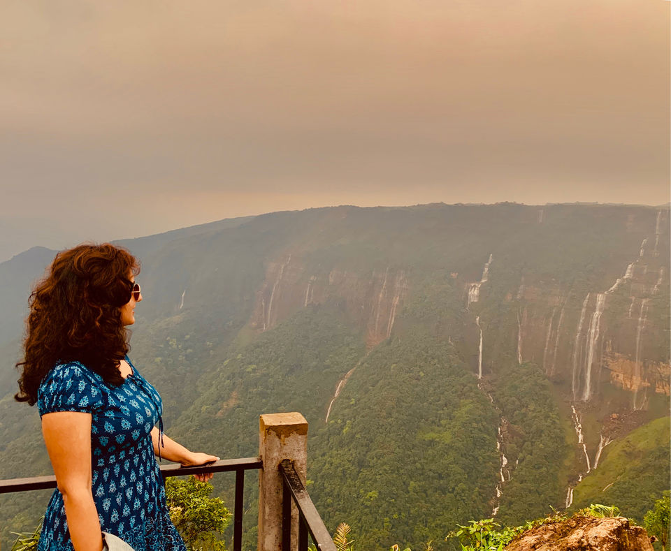Photo of Nohkalikai Falls View point, Nohkalikai Road, Cherrapunjee, Meghalaya, India by travelknotfastners