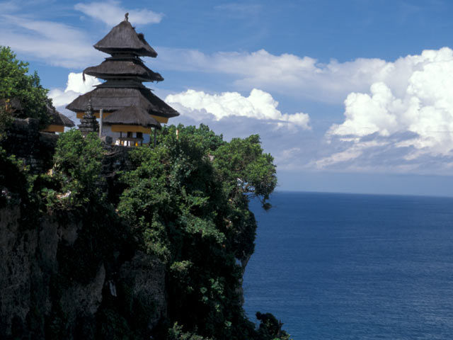 Photo of Uluwatu Temple, Pecatu, Bali, Indonesia by WeSaidGoTravel