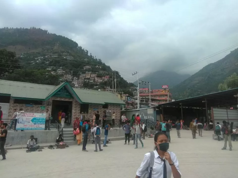 Photo of Kullu Bus Stand, Bus Stand Road, Sarvari, Kullu, Himachal Pradesh, India by Abhishek Ganguly...MyTravel Box