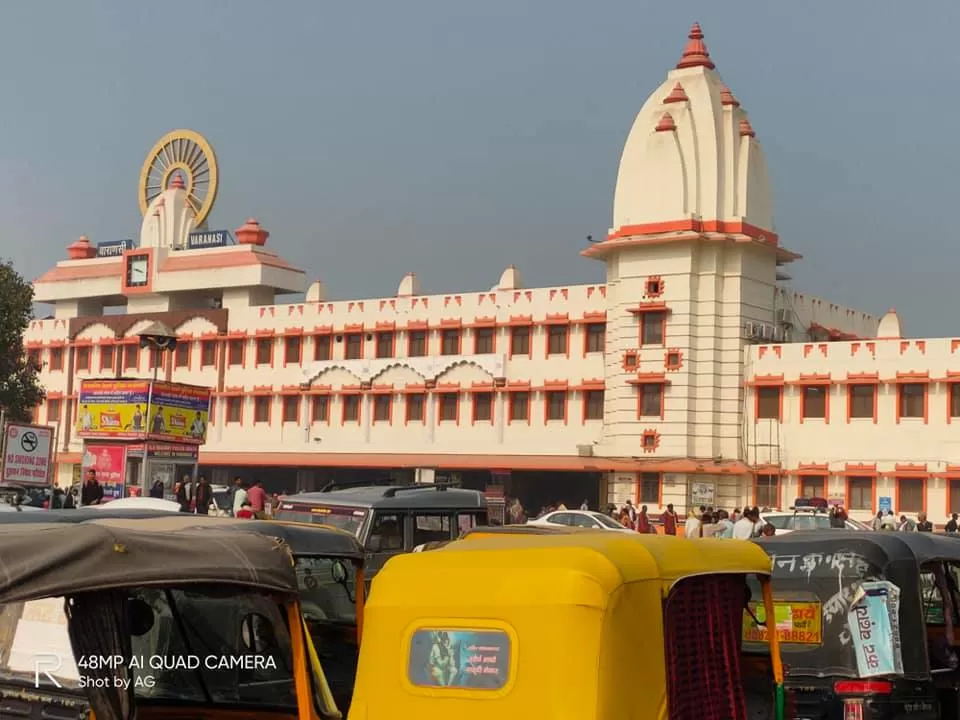 Photo of Varanasi Railway Station, maa surge balika intermediate collage, Railwayganj Colony, Varanasi, Uttar Pradesh, India by Abhishek Ganguly...MyTravel Box
