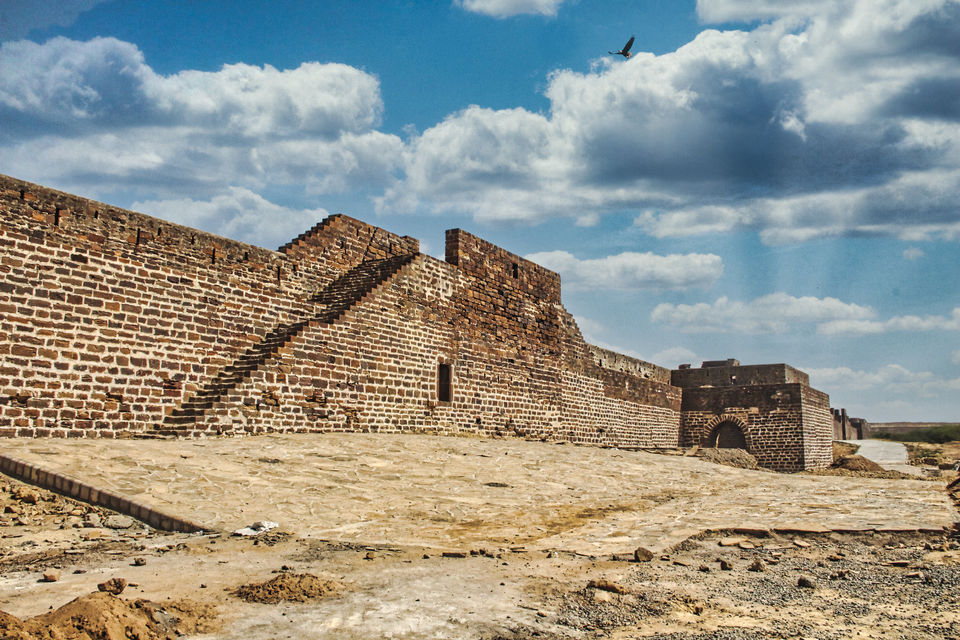 Photo of Lakhpat Fort : Unknown gem of Kutch. 3/12 by Setu Chhaya