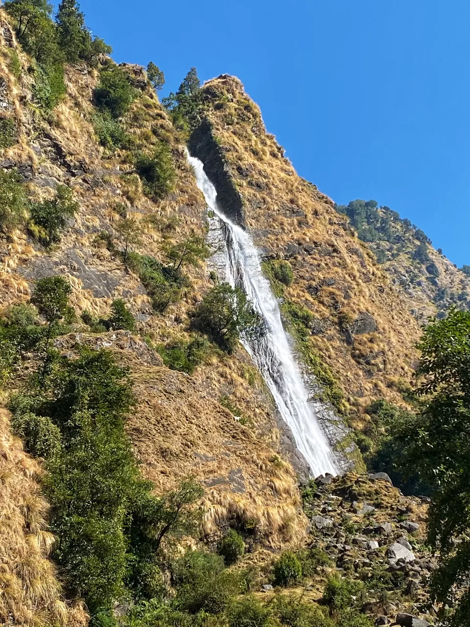 Photo of Birthi Water Fall, Munsyari Road, Uttarakhand, India by Monika Singh