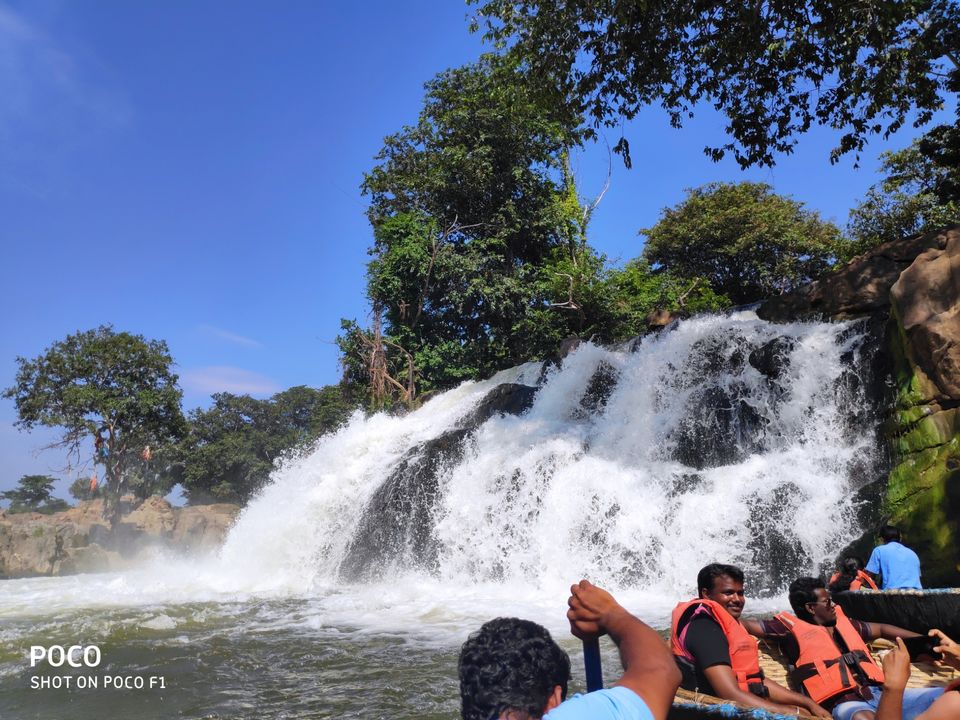 Photo of Hogenakkal Waterfalls, Hogenakkal, Karnataka, India by Ram P