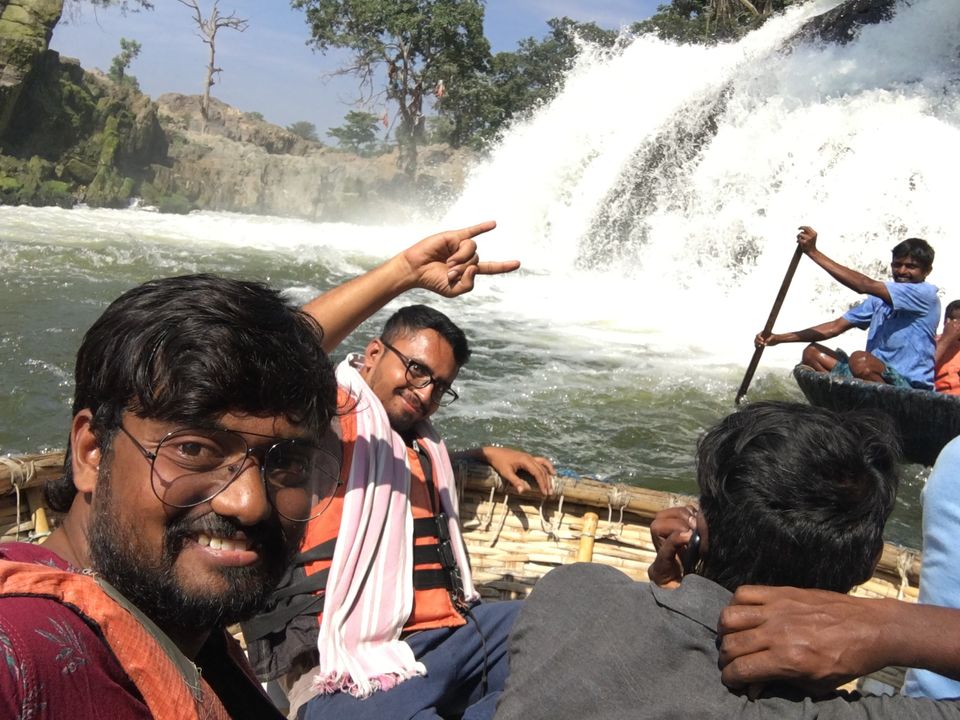 Photo of Hogenakkal Waterfalls, Hogenakkal, Karnataka, India by Ram P