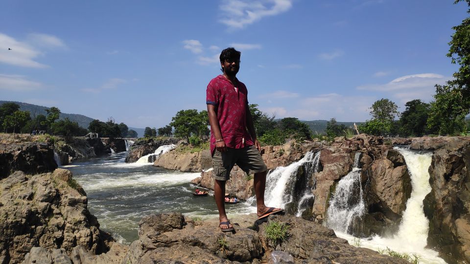Photo of Hogenakkal Waterfalls, Hogenakkal, Karnataka, India by Ram P