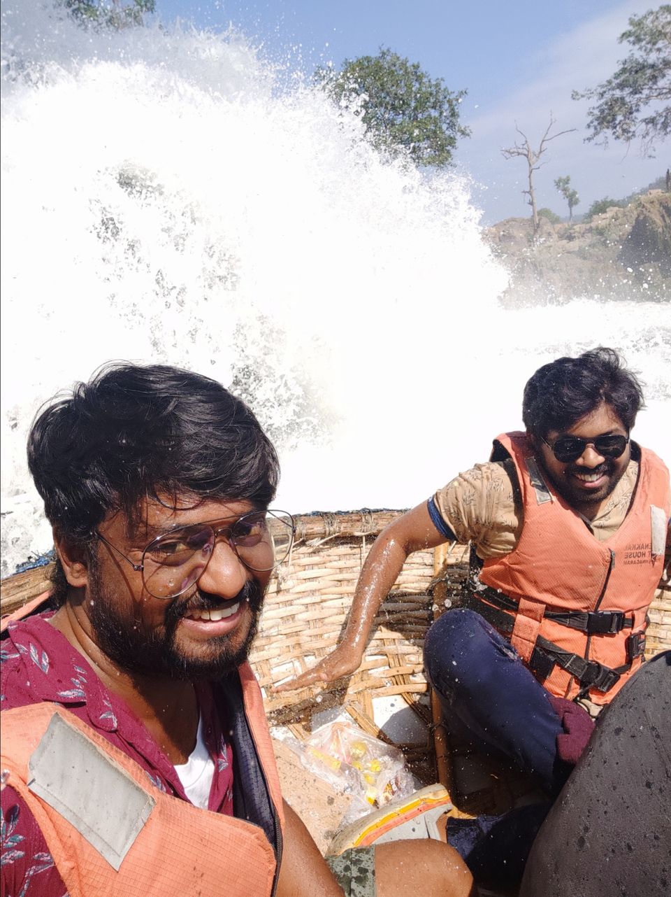 Photo of Hogenakkal Waterfalls, Hogenakkal, Karnataka, India by Ram P
