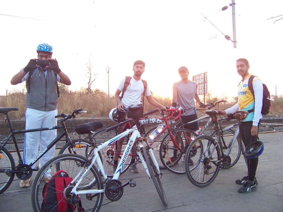 Photo of Cycling around Lake Tansa 1/13 by ANIKET KUNDU