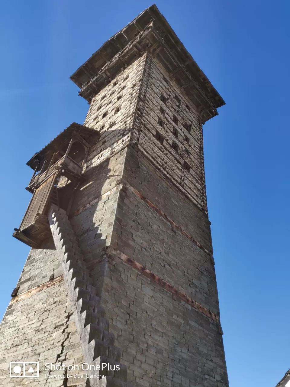 Photo of Chehni Kothi, Banjar, Himachal Pradesh, India by Supriya Sahu