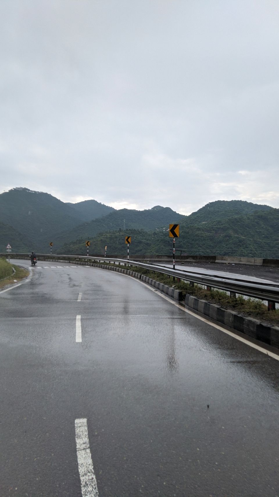 Photo of Kasauli, Himachal Pradesh, India by Jaskaran Singh