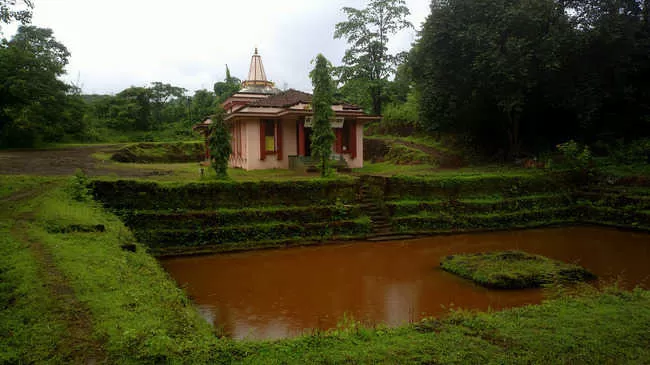 Photo of Netravali Bubbling Lake, Vichundrem, Goa, India by Romance_with_India