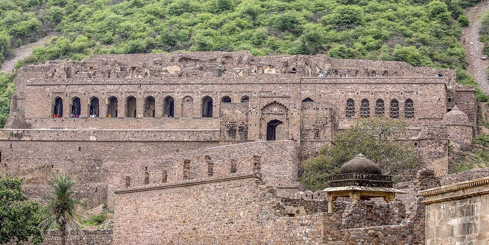 Photo of Bhangarh fort, Bhangarh, Rajasthan, India by Vadher Dhara