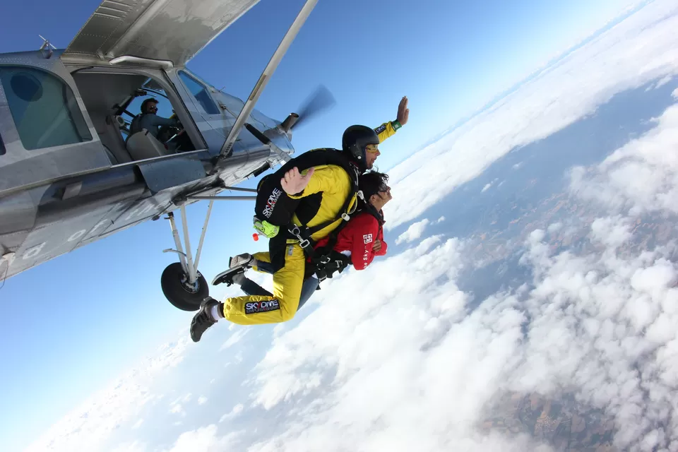 Photo of World's Best Sky Diving Experience in Spain | 16000 Ft by Pooja Daruka