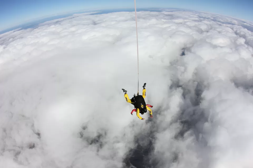 Photo of World's Best Sky Diving Experience in Spain | 16000 Ft by Pooja Daruka
