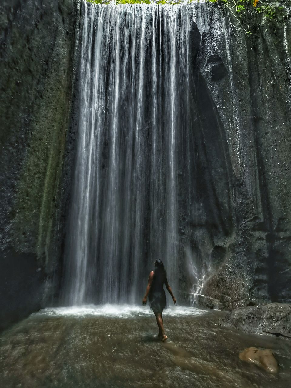 Photo of Tukad Cepung Waterfall, Jalan Tembuku, Dusun Penida Kelod, Bangli Regency, Bali, Indonesia by loseyourselfvlog
