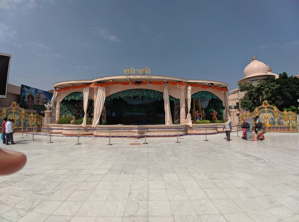 Photo of एक दिन राधारानी जी के बरसाने में by Rupendra Singh