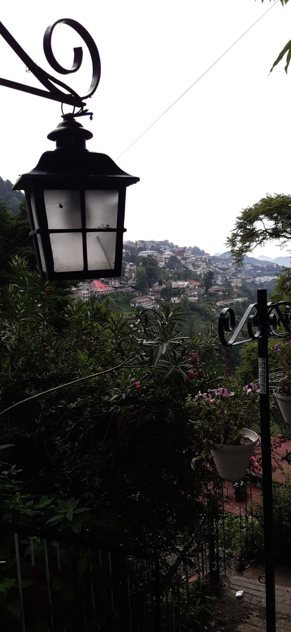 Photo of The Mall Road, Mussoorie, Uttarakhand, India by Singh Navneet