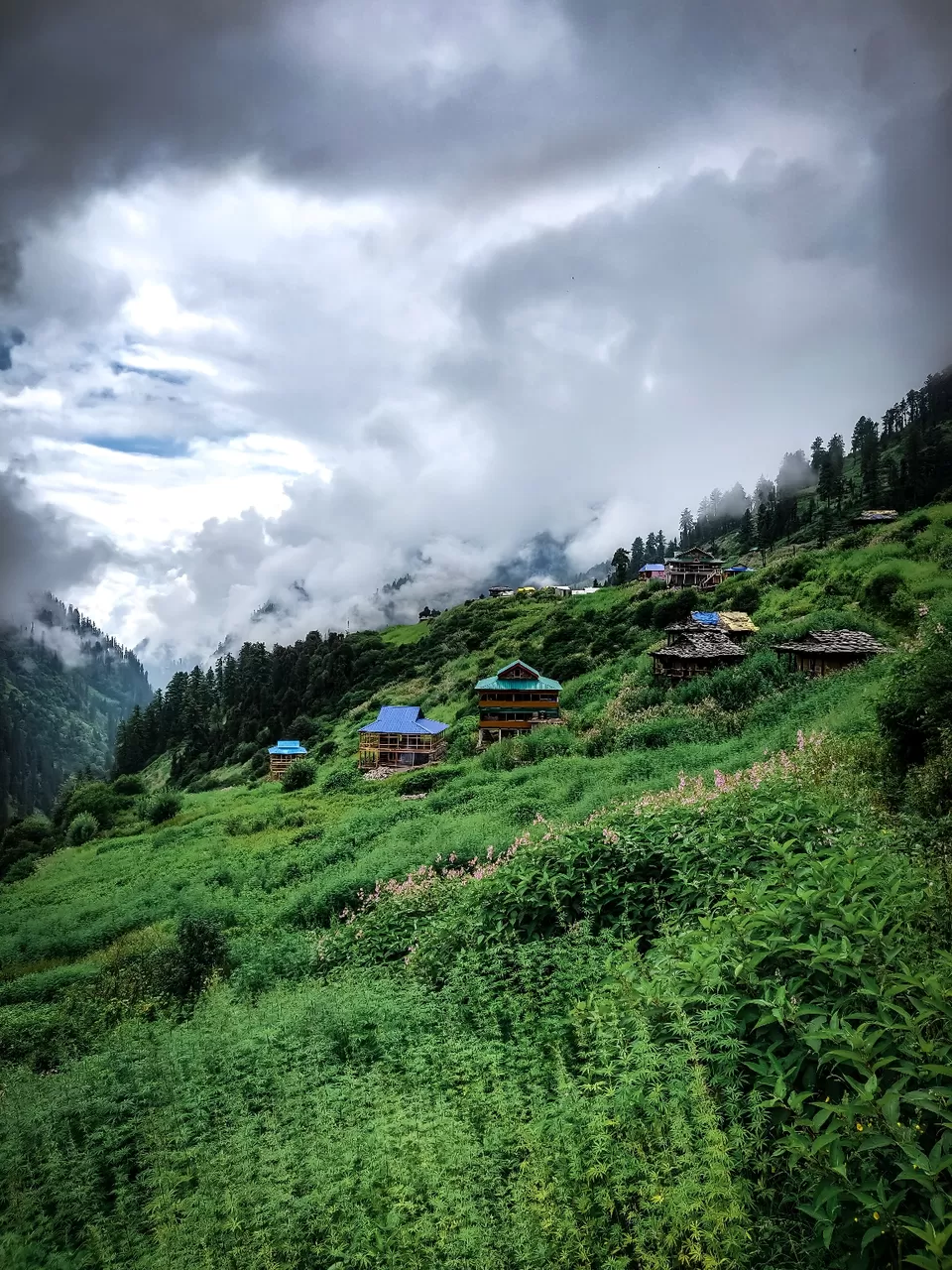 Photo of Kasol a place of natural beauty by Yashpal Singh