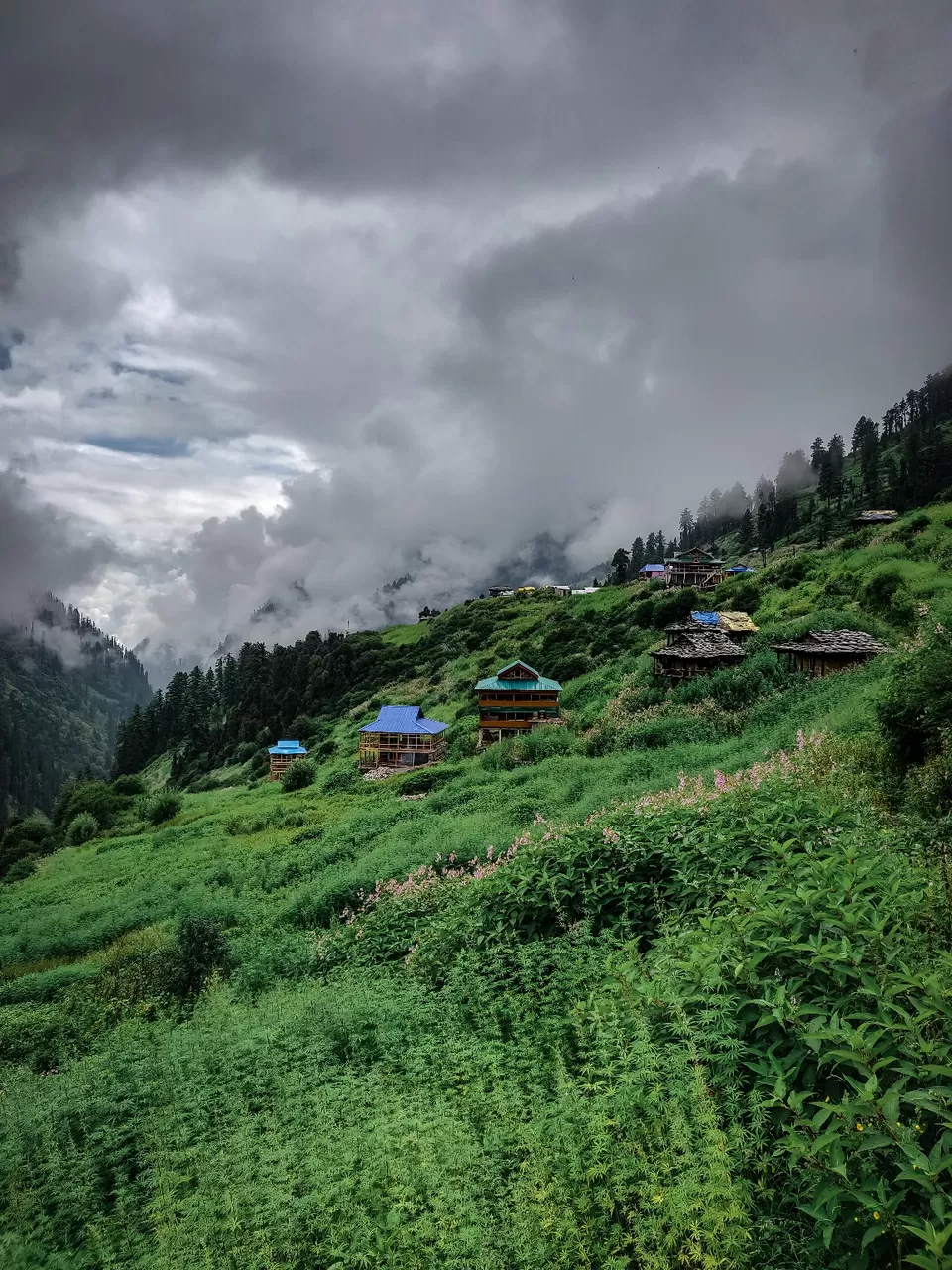 Photo of Kasol a place of natural beauty by Yashpal Singh
