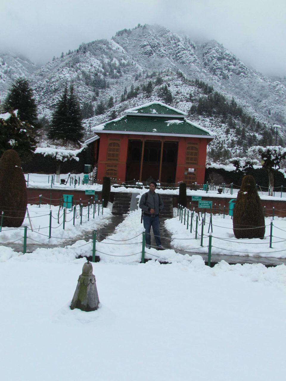 Photo of Srinagar in Snow - World's Most Beautiful City 6/20 by Pratik Goel