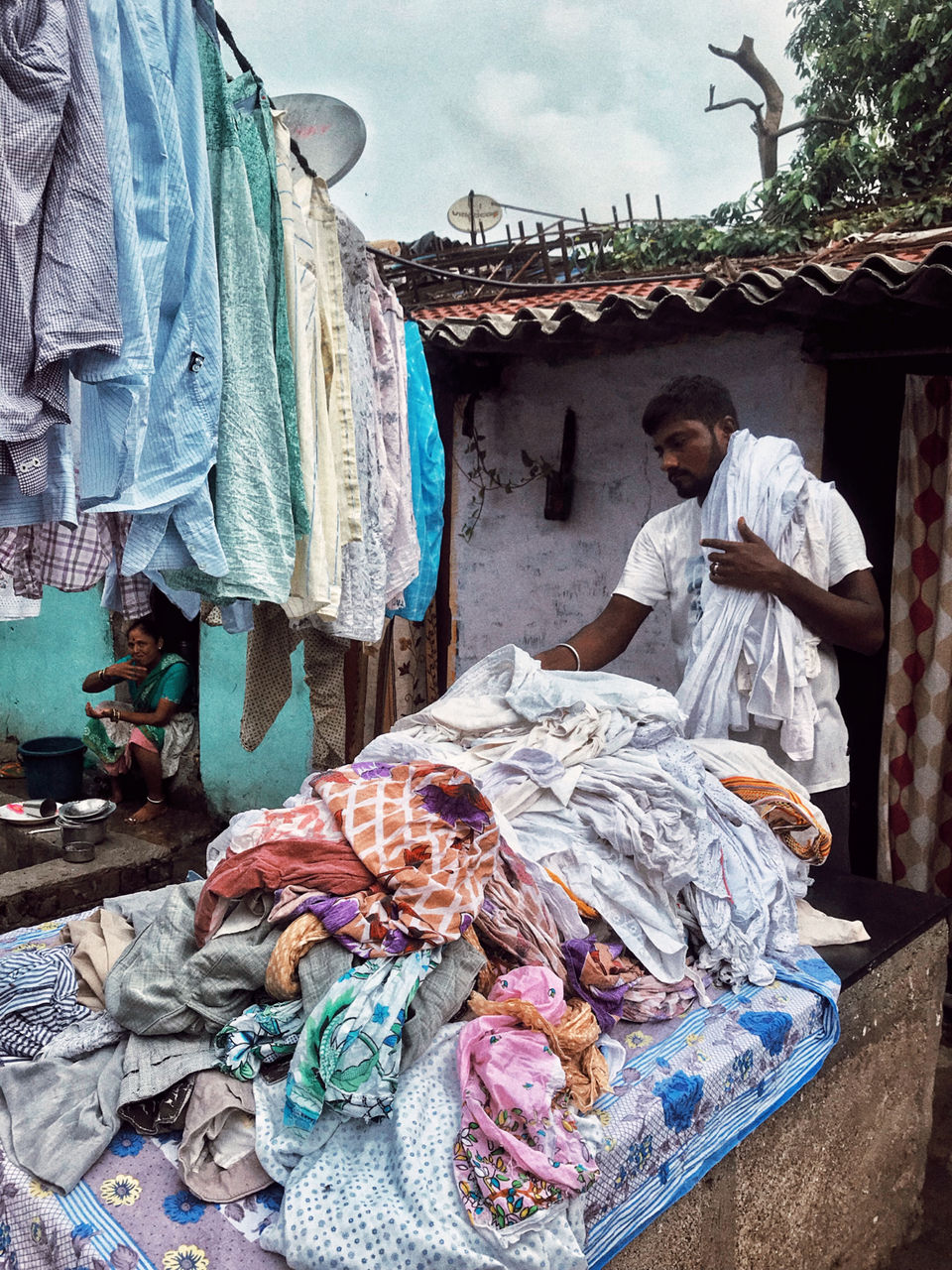 Photo of Mahalakshmi Station Bridge, Dhobi Ghat, Shanti Nagar, Mahalakshmi, Mumbai, Maharashtra, India by Mangeshi Dronkar