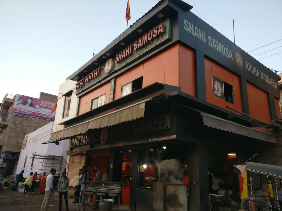 Photo of Shahi Samosa, Rawaton Ka Bass, Jodhpur, Rajasthan, India by sneha modi