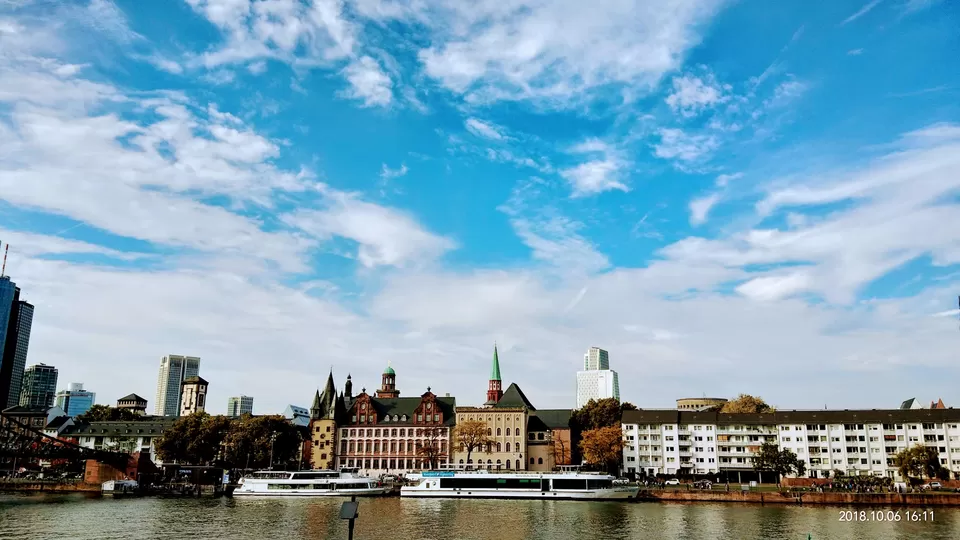 Photo of Eiserner Steg, Mainkai, Frankfurt, Germany by Davinder Kumar