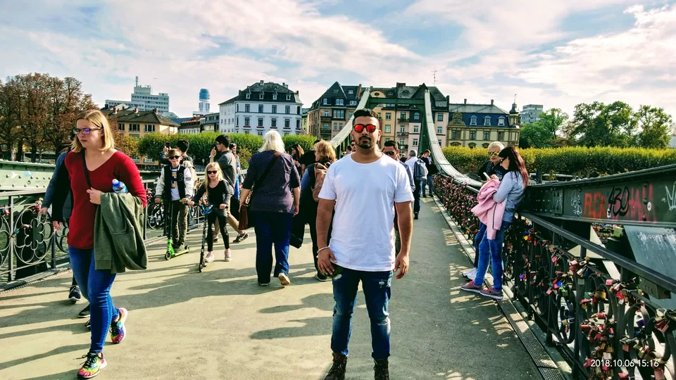 Photo of Eiserner Steg, Mainkai, Frankfurt, Germany by Davinder Kumar