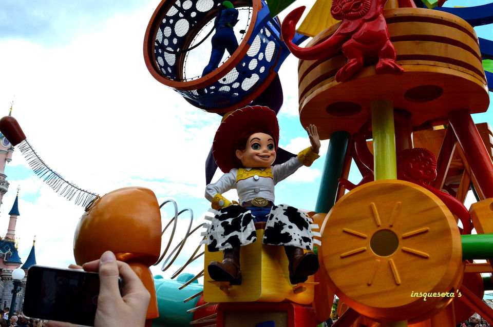 Photo of Disneyland Paris, Marne-la-Vallée, France by Indu Wary