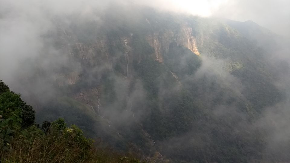 Photo of Nohsngithiang View, Cherrapunjee, Meghalaya, India by Sambhav Poddar