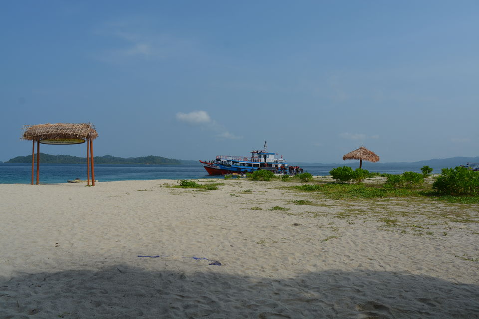 Photo of Jolly Buoy Beach, India by Anurag Kumar Dwivedi