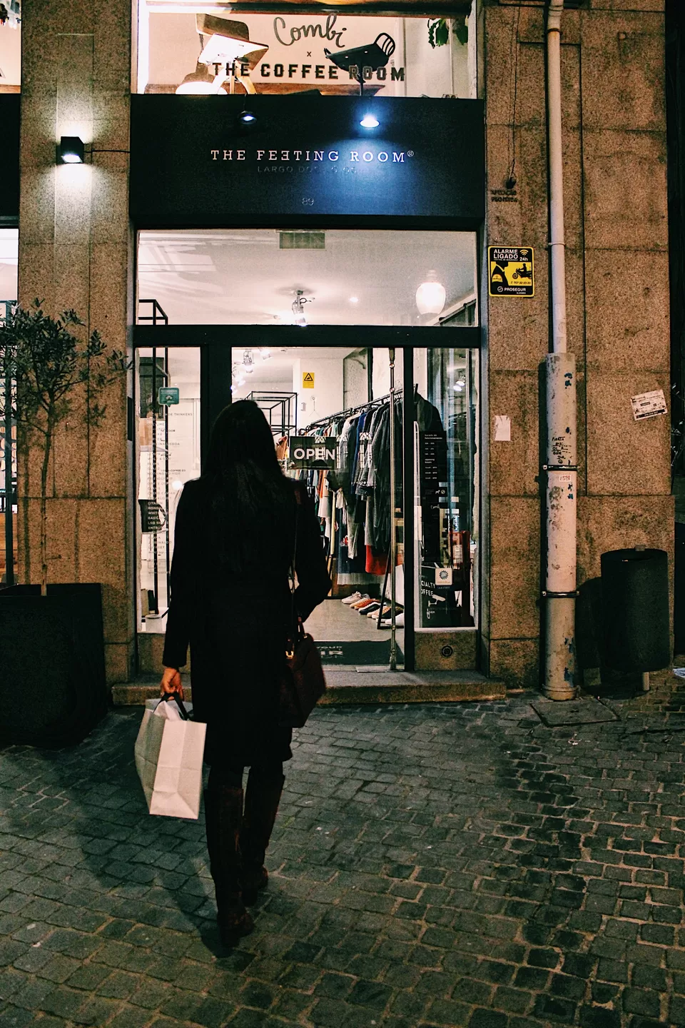 Photo of The Feeting Room | Porto, Largo dos Lóios, Porto, Portugal by The Chronicler