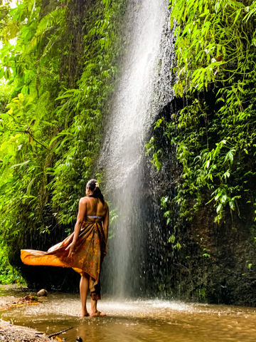 Photo of Tukad Cepung Waterfall, Jalan Tembuku, Dusun Penida Kelod, Bangli Regency, Bali, Indonesia by The Chronicler