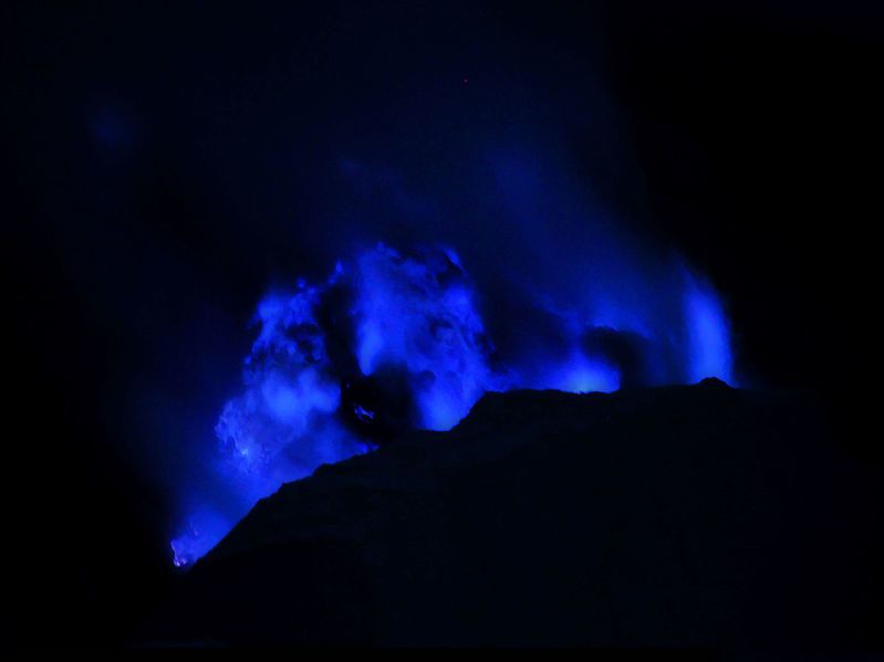 Photo of Ijen Crater, Tamansari, Banyuwangi Regency, East Java, Indonesia by Pritha Puri