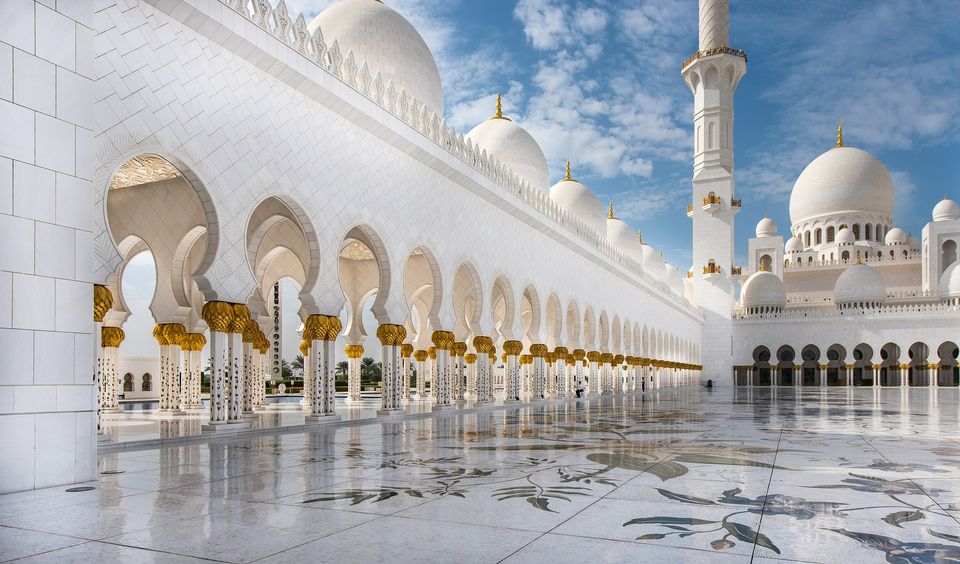 Photo of Sheikh Zayed Grand Mosque Center - Abu Dhabi - United Arab Emirates by Amrita