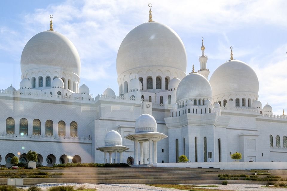 Photo of Sheikh Zayed Grand Mosque Center - Abu Dhabi - United Arab Emirates by Amrita