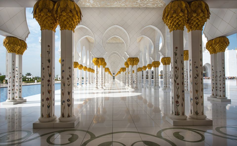 Photo of Sheikh Zayed Grand Mosque Center - Abu Dhabi - United Arab Emirates by Amrita