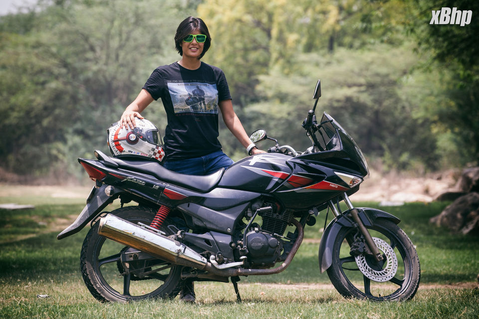 Photo of This Woman Is Travelling Around India And Smashing Through Gender Barriers On A Hundred Motorbikes 1/6 by Gunjan Upreti