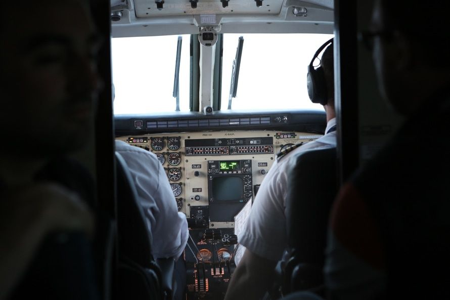Photo of Here’s The Real Reason Why They Ask You To Turn Cell Phones Off When You’re Flying 4/4 by Gunjan Upreti