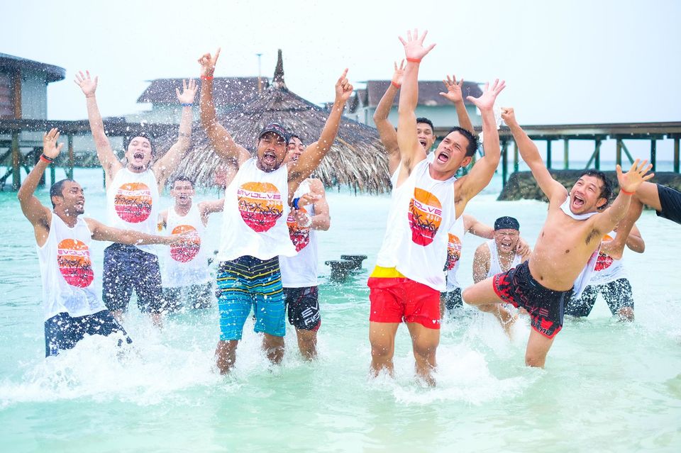 Photo of Generous Boss Takes His Entire Staff For An All-Inclusive Holiday To Maldives, Just To Say Thanks 4/10 by Gunjan Upreti
