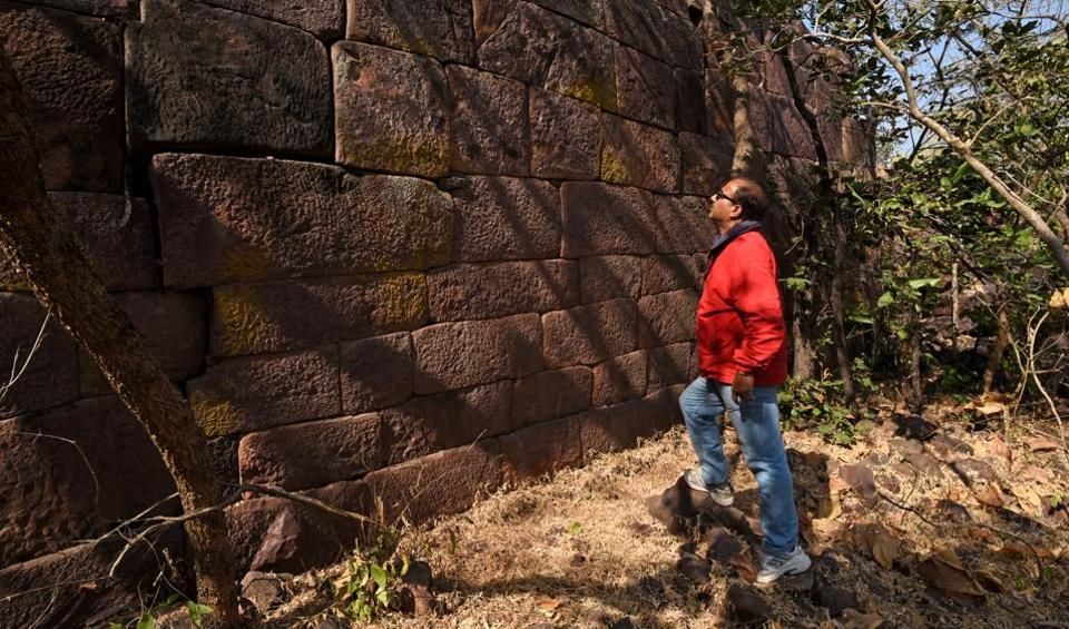 Photo of Move Over China! There Is a Great Wall of India in Madhya Pradesh We Bet You Didn't Know About! 1/2 by Gunjan Upreti