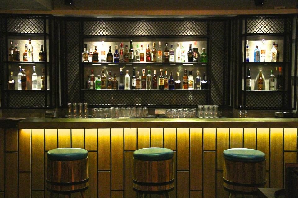Photo of 10 Best Pubs In Mumbai You Should Drink At Before You Die by Gunjan Upreti